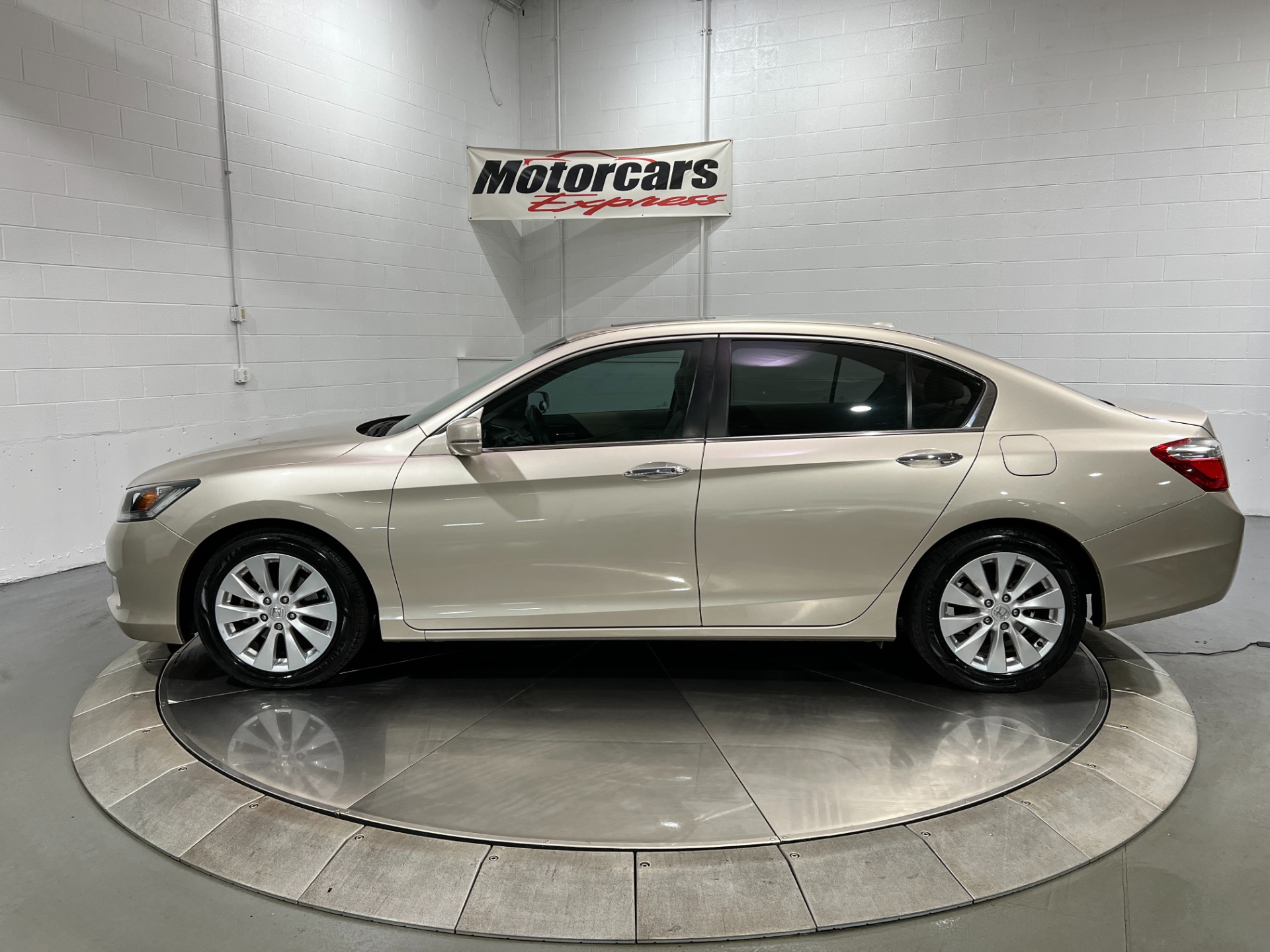 Used-2013-Honda-Accord-EX-L-w/Navi-FWD