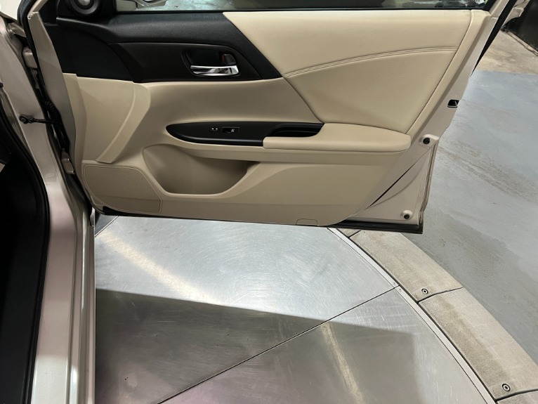 Used-2013-Honda-Accord-EX-L-w/Navi-FWD