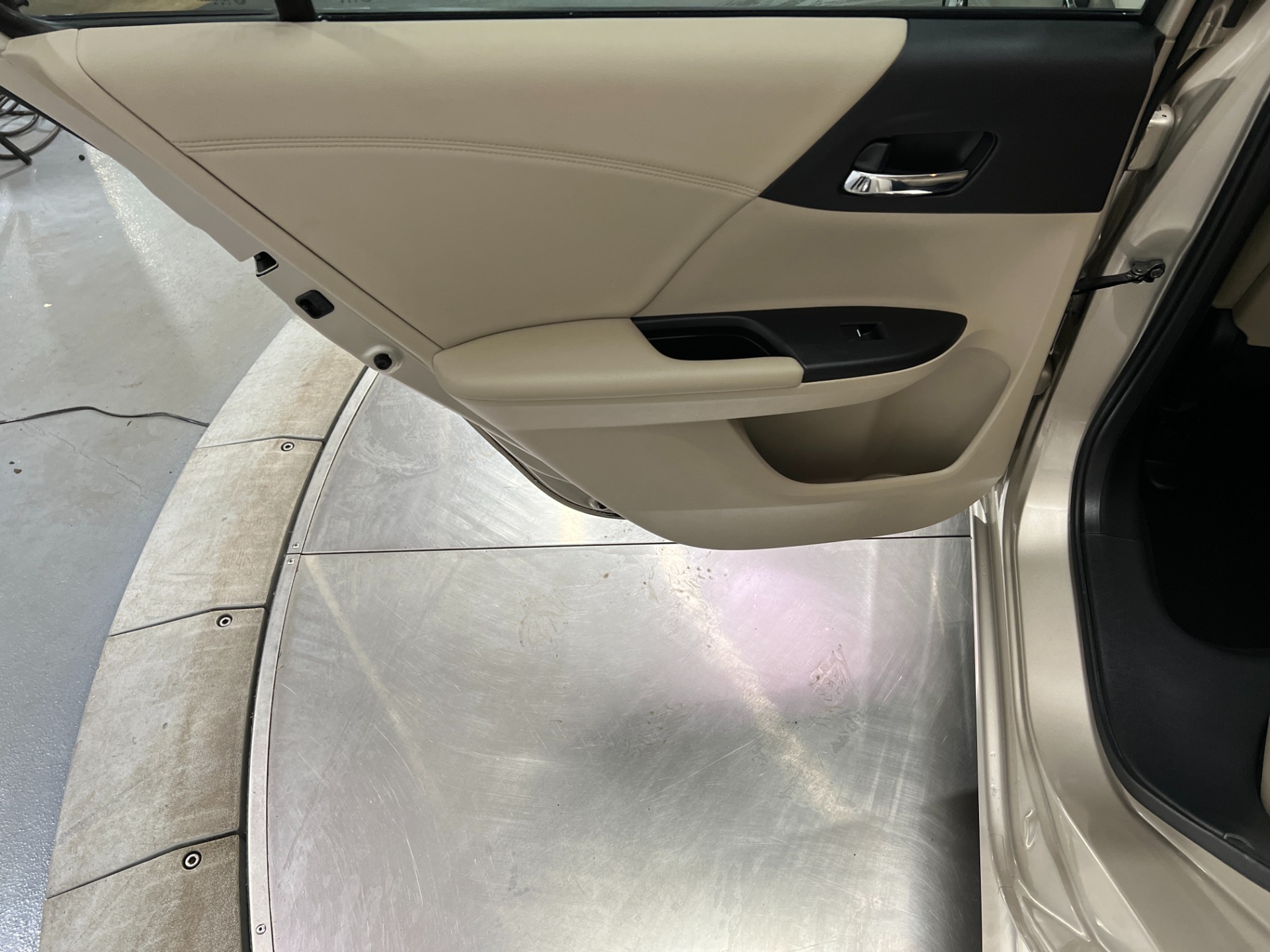Used-2013-Honda-Accord-EX-L-w/Navi-FWD