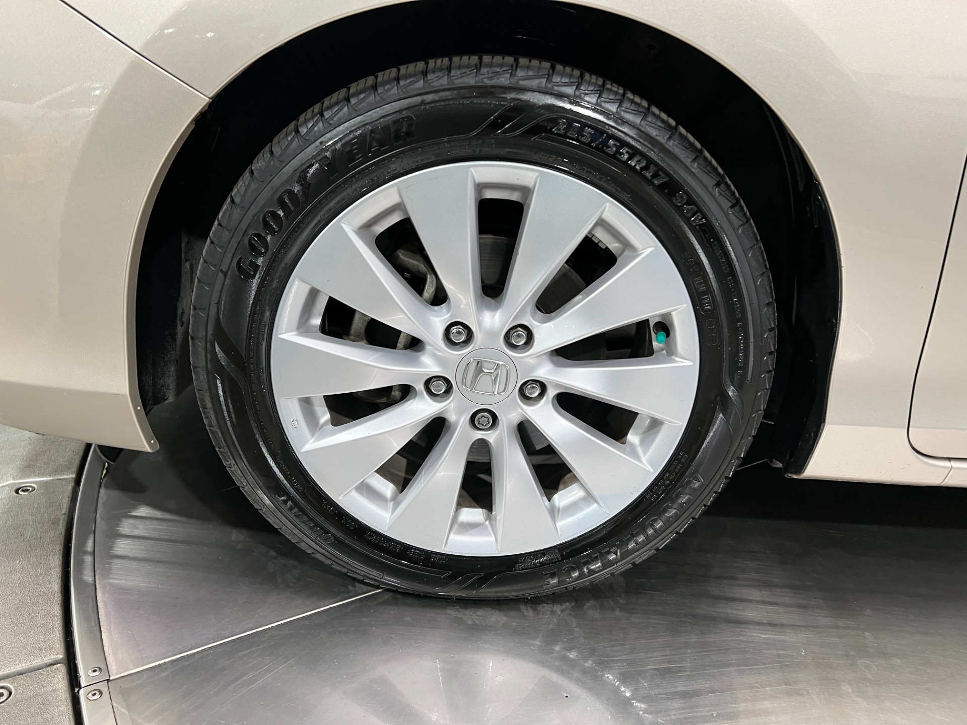 Used-2013-Honda-Accord-EX-L-w/Navi-FWD
