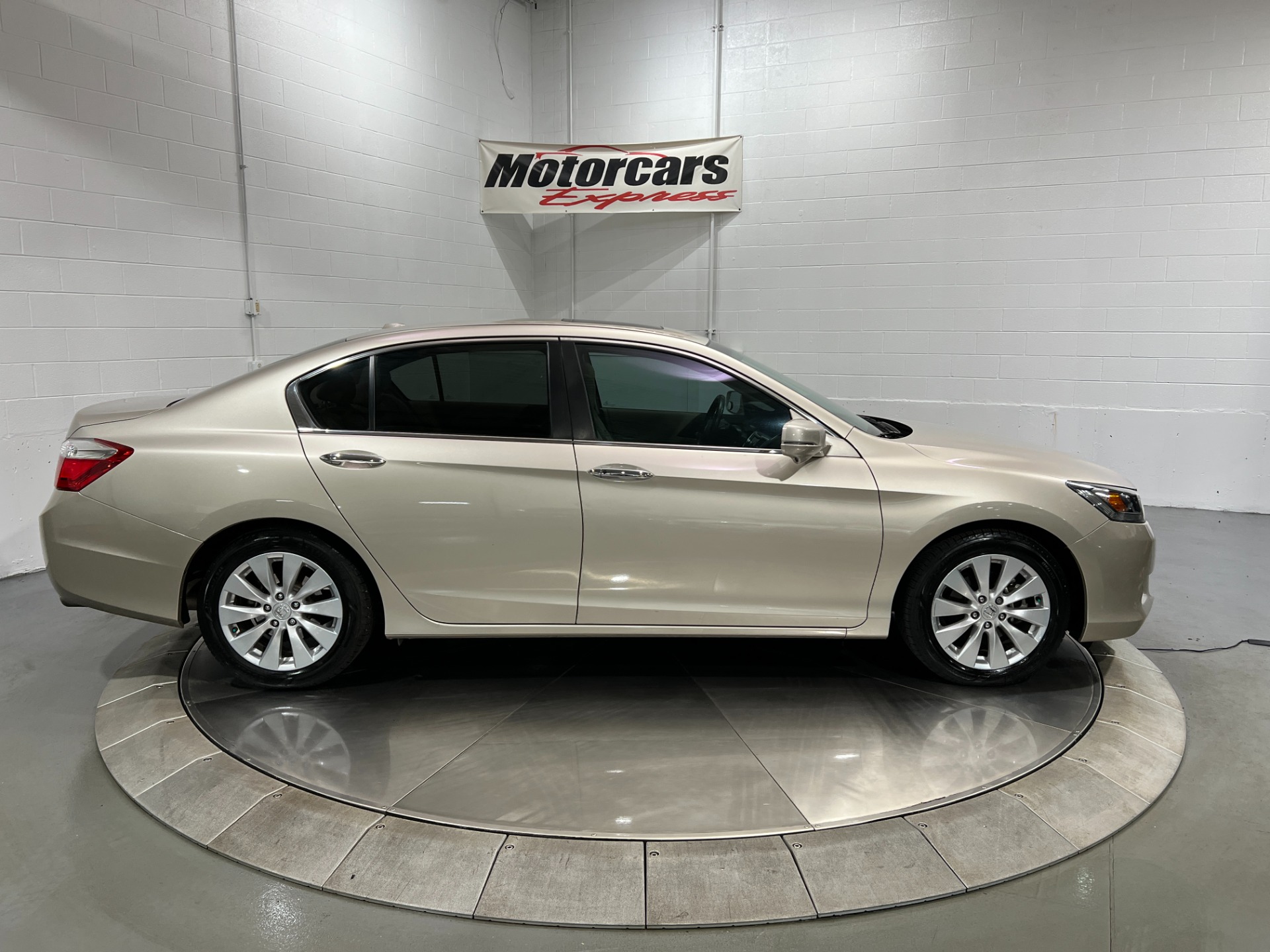 Used-2013-Honda-Accord-EX-L-w/Navi-FWD