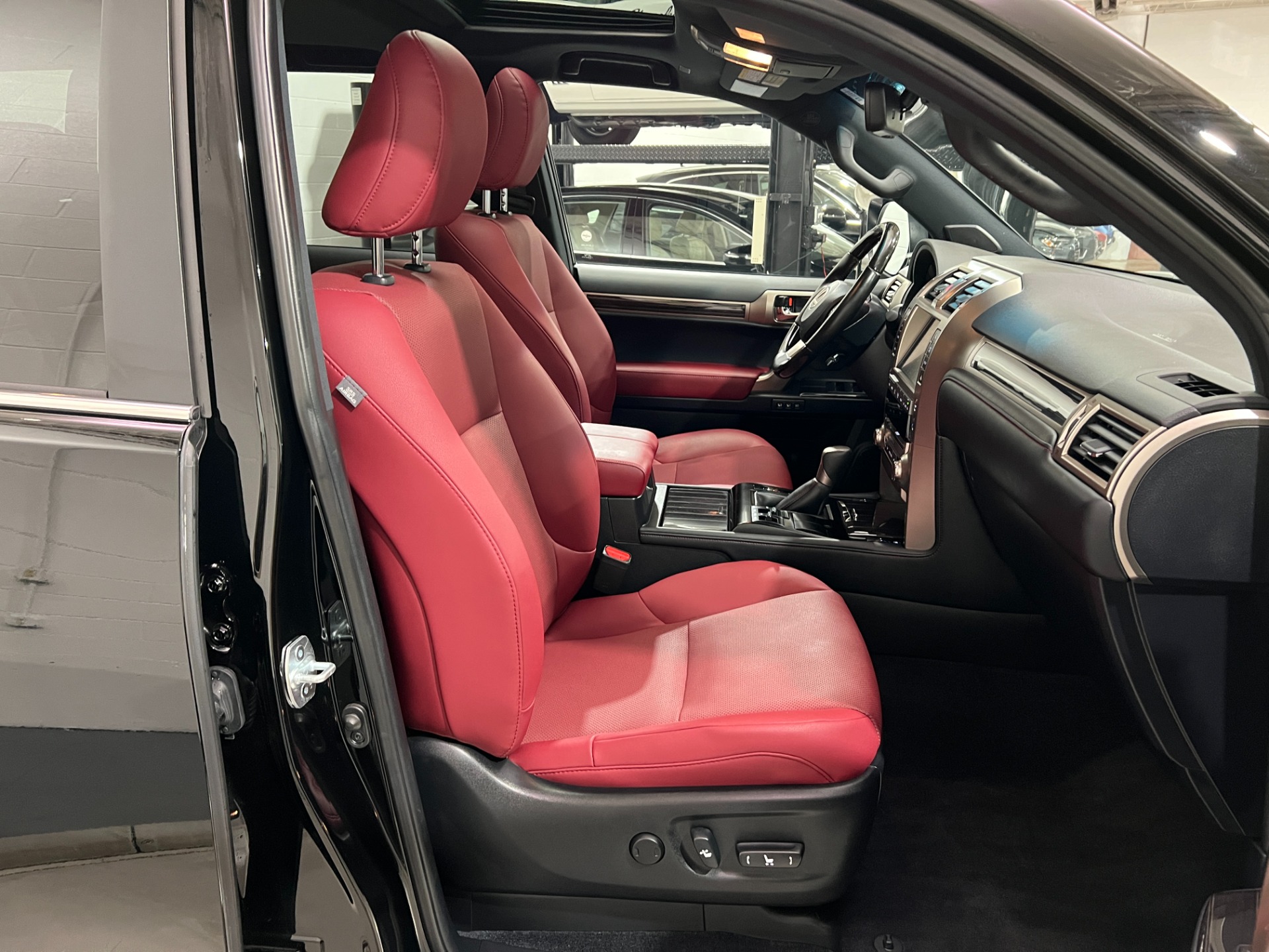 Used-2021-Lexus-GX-460-Premium-AWD