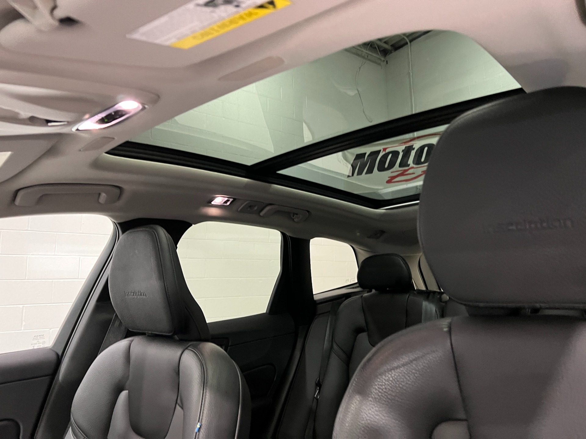 Used-2019-Volvo-XC60-T6-Inscription-AWD