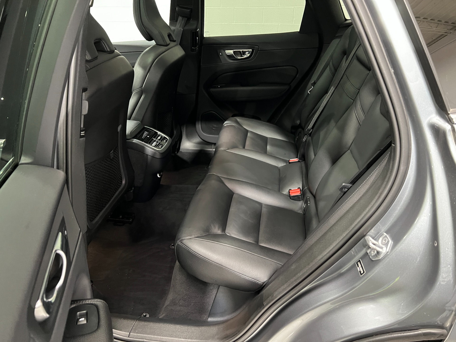 Used-2019-Volvo-XC60-T6-Inscription-AWD