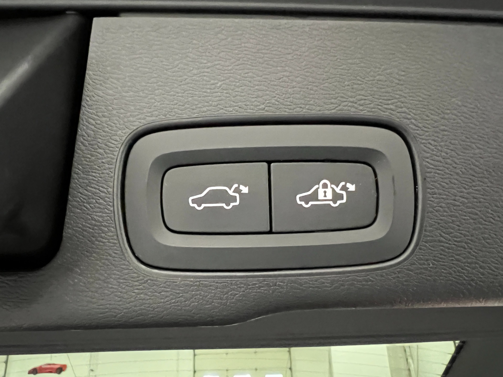 Used-2019-Volvo-XC60-T6-Inscription-AWD