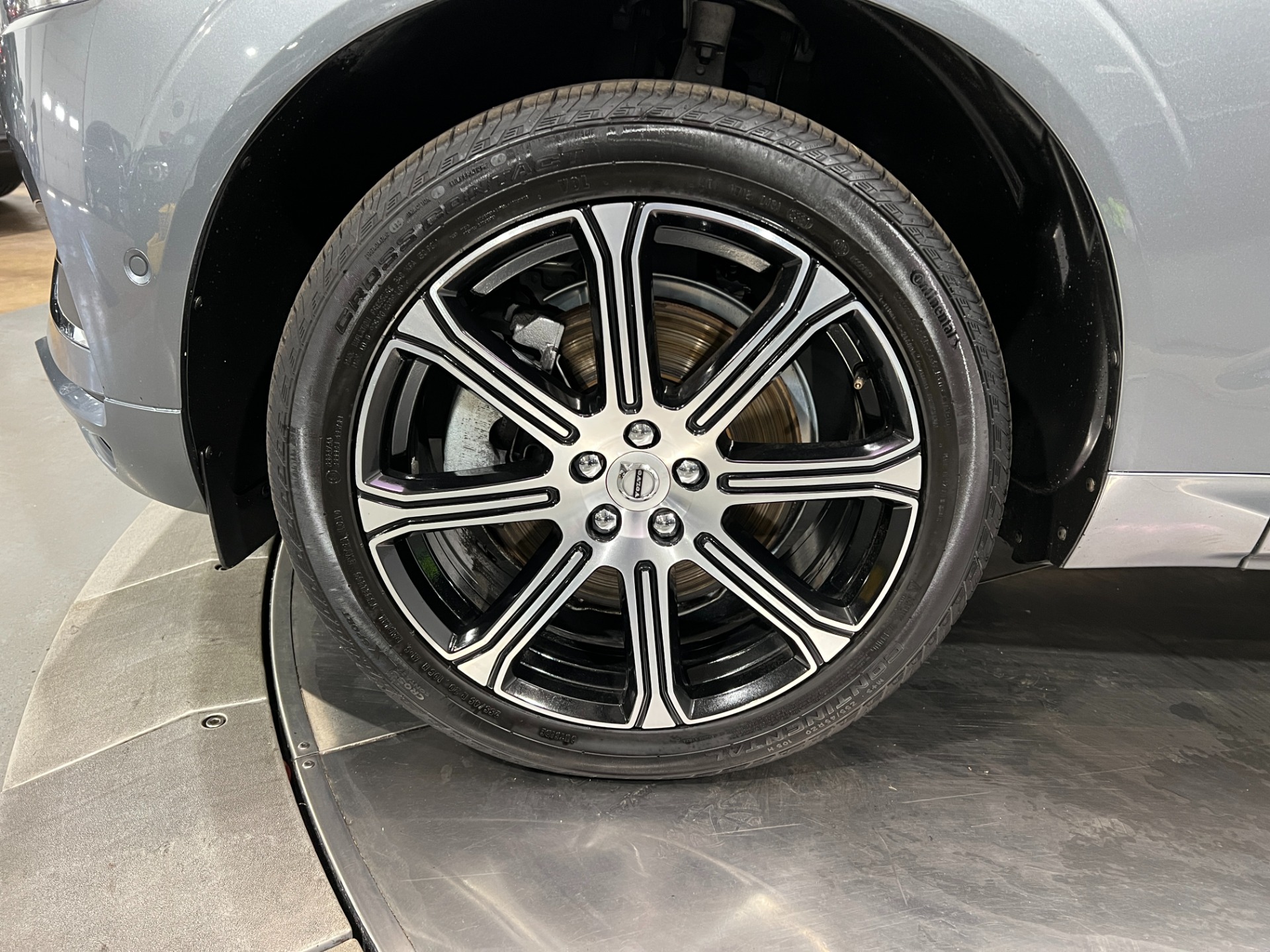 Used-2019-Volvo-XC60-T6-Inscription-AWD