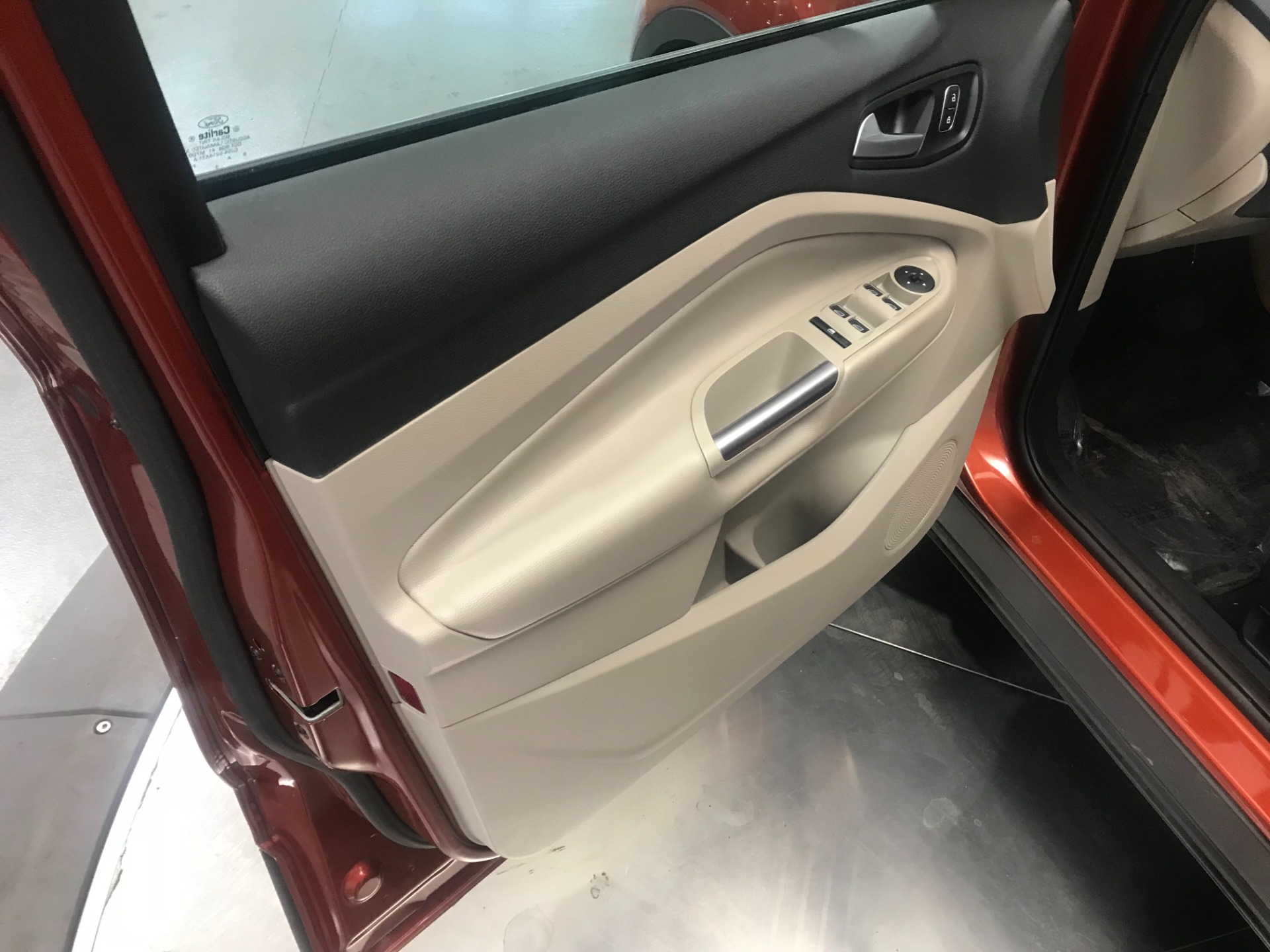 Used-2019-Ford-Escape-SE-AWD
