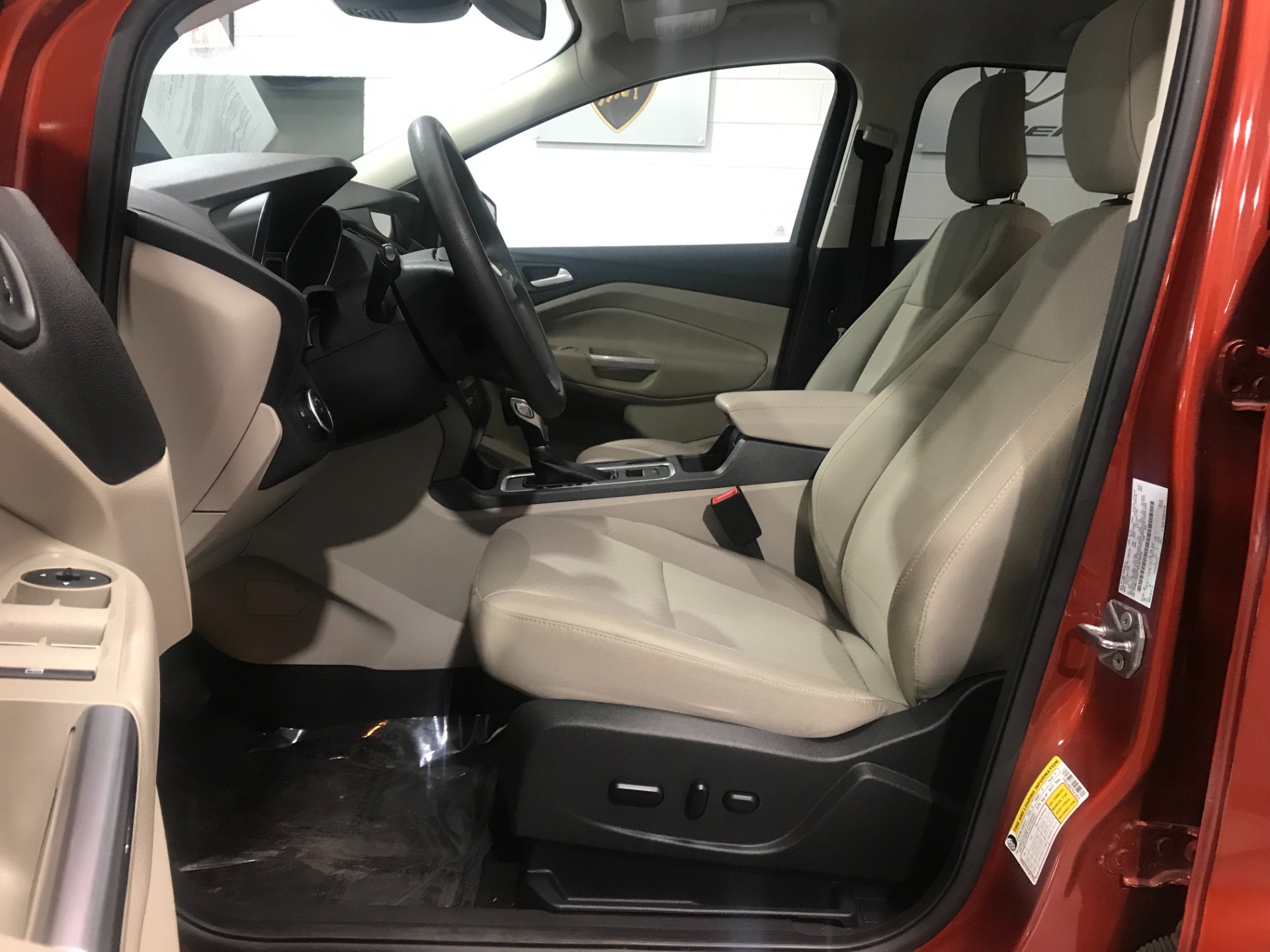 Used-2019-Ford-Escape-SE-AWD