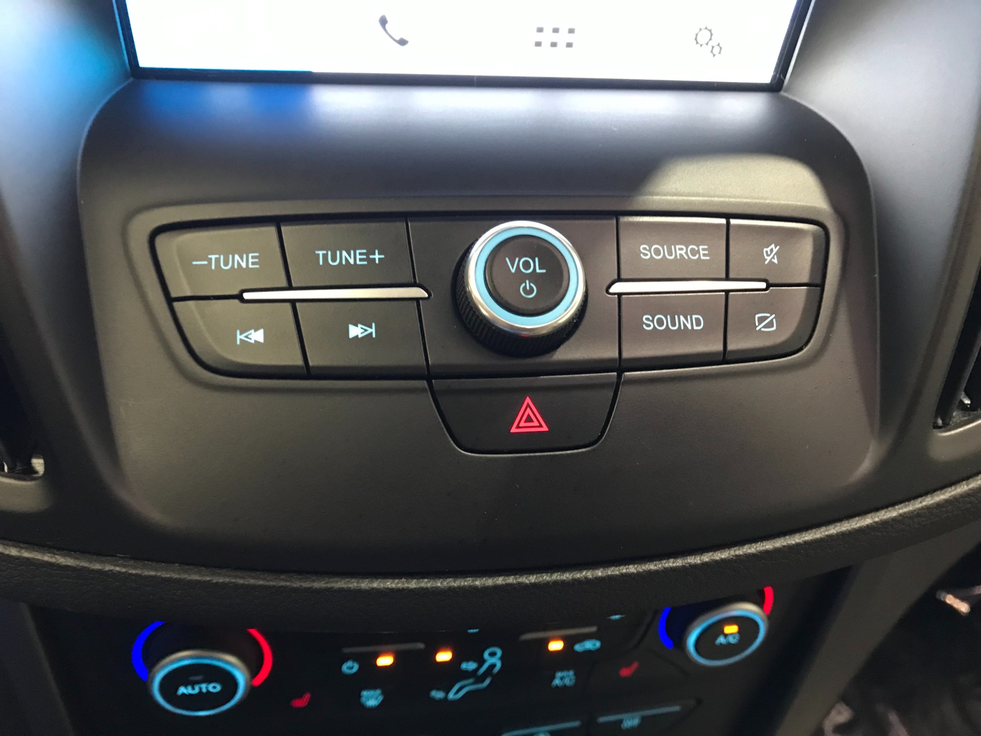 Used-2019-Ford-Escape-SE-AWD