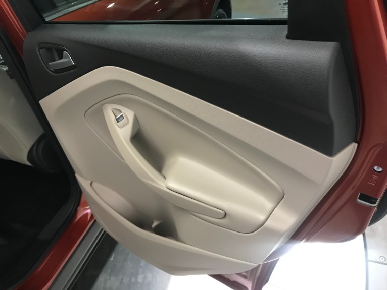 Used-2019-Ford-Escape-SE-AWD