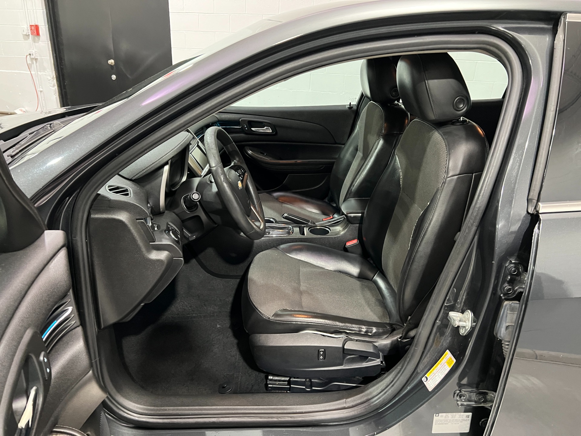 Used-2016-Chevrolet-Malibu-Limited-LT-FWD