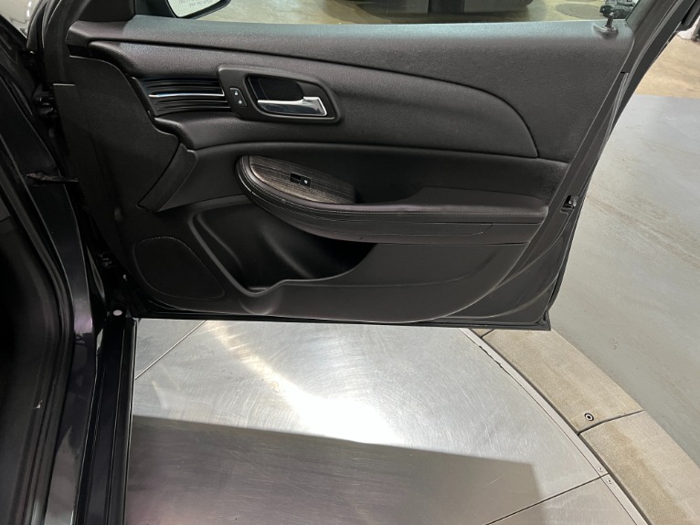 Used-2016-Chevrolet-Malibu-Limited-LT-FWD