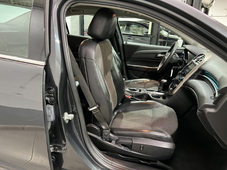 Used-2016-Chevrolet-Malibu-Limited-LT-FWD