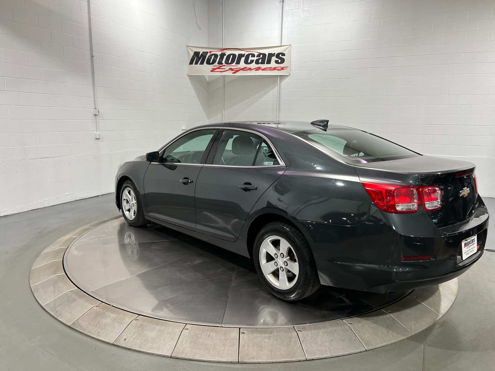 Used-2016-Chevrolet-Malibu-Limited-LT-FWD
