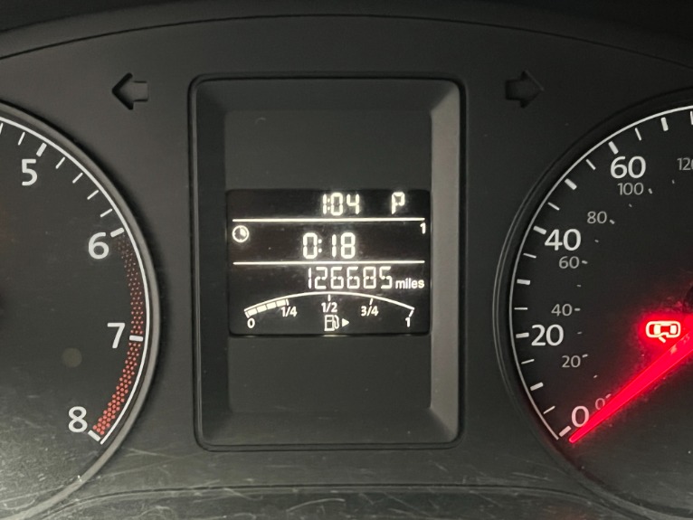Used-2011-Volkswagen-Jetta-SEL-W/-MOONROOF-FWD