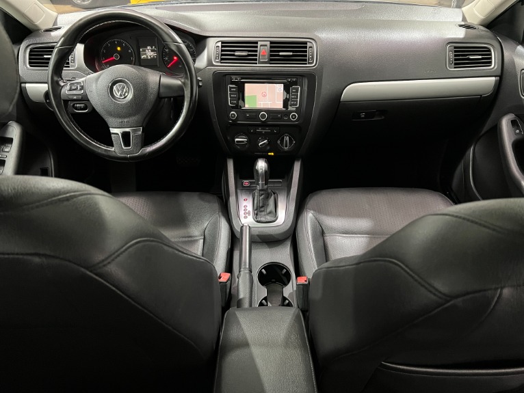 Used-2011-Volkswagen-Jetta-SEL-W/-MOONROOF-FWD
