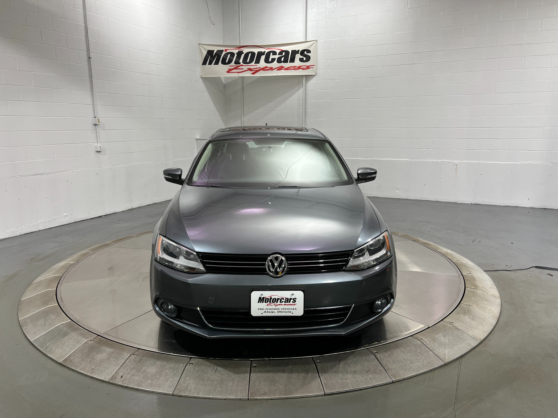 Used-2011-Volkswagen-Jetta-SEL-W/-MOONROOF-FWD