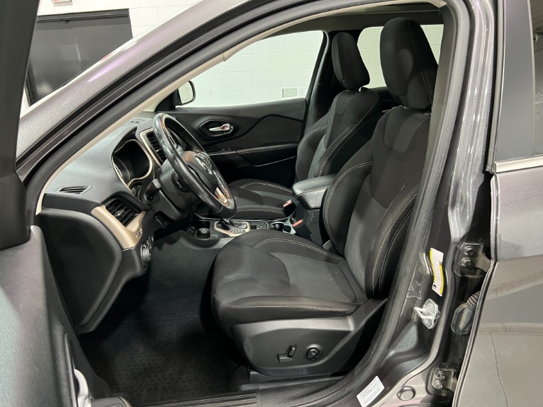 Used-2015-Jeep-Cherokee-Latitude-4X4