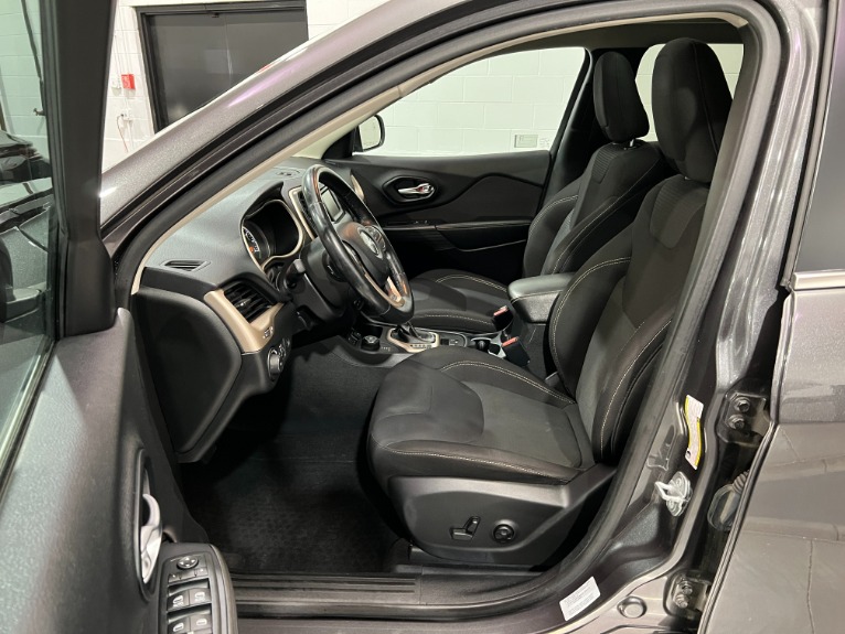 Used-2015-Jeep-Cherokee-Latitude-4X4