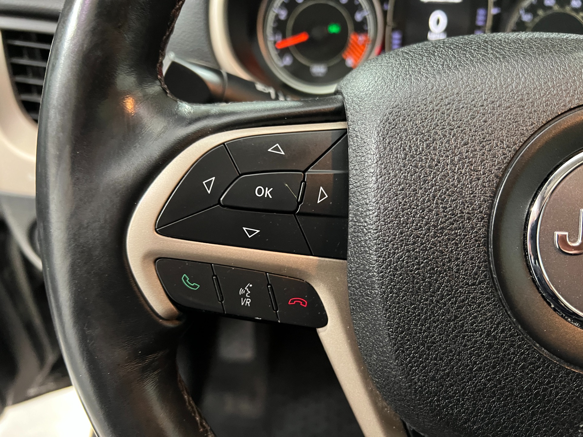 Used-2015-Jeep-Cherokee-Latitude-4X4