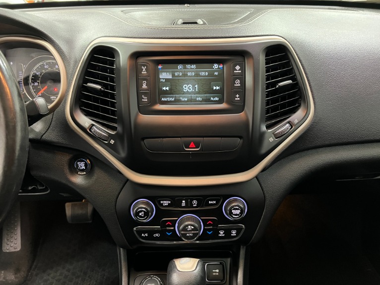Used-2015-Jeep-Cherokee-Latitude-4X4
