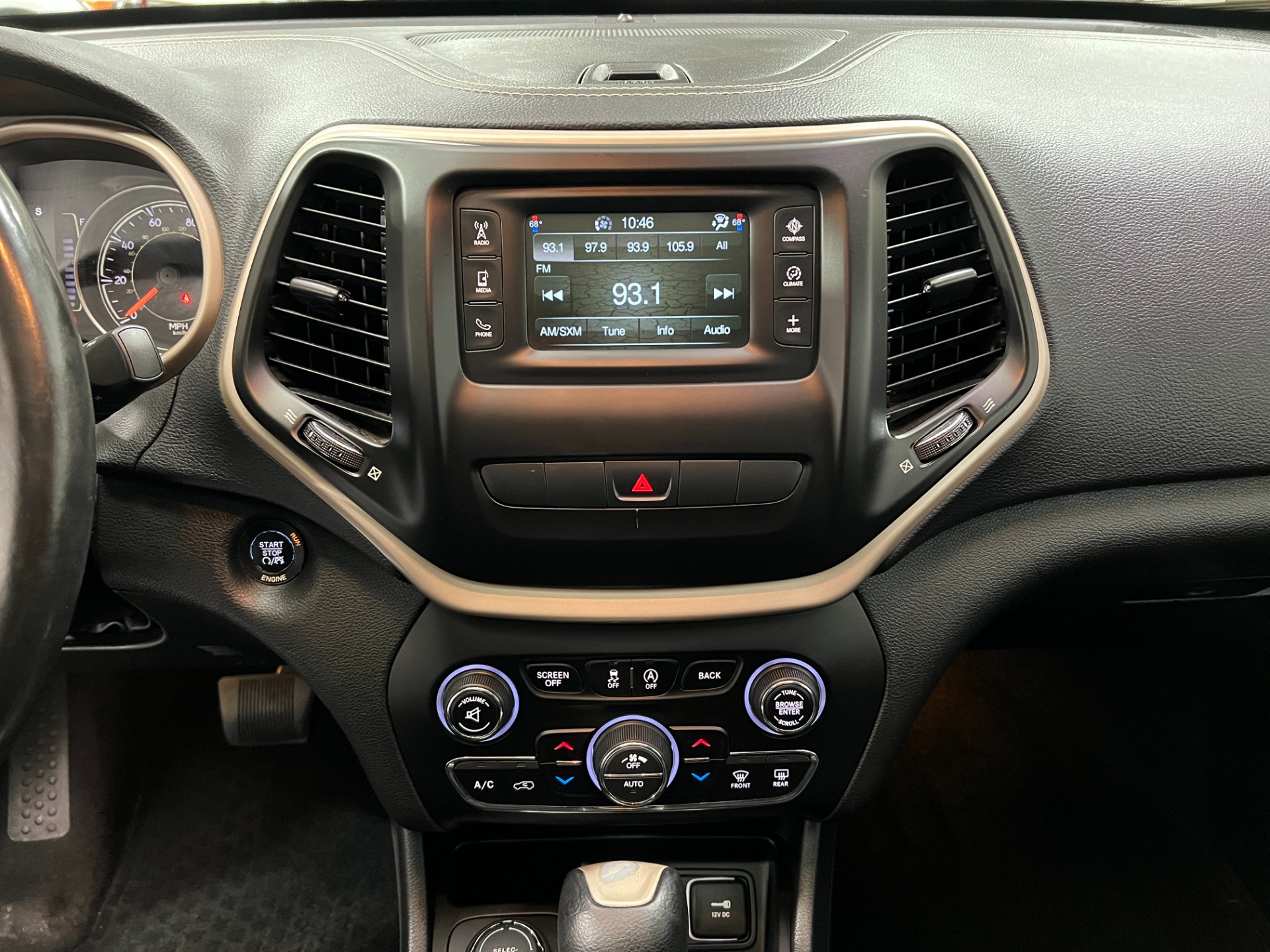 Used-2015-Jeep-Cherokee-Latitude-4X4