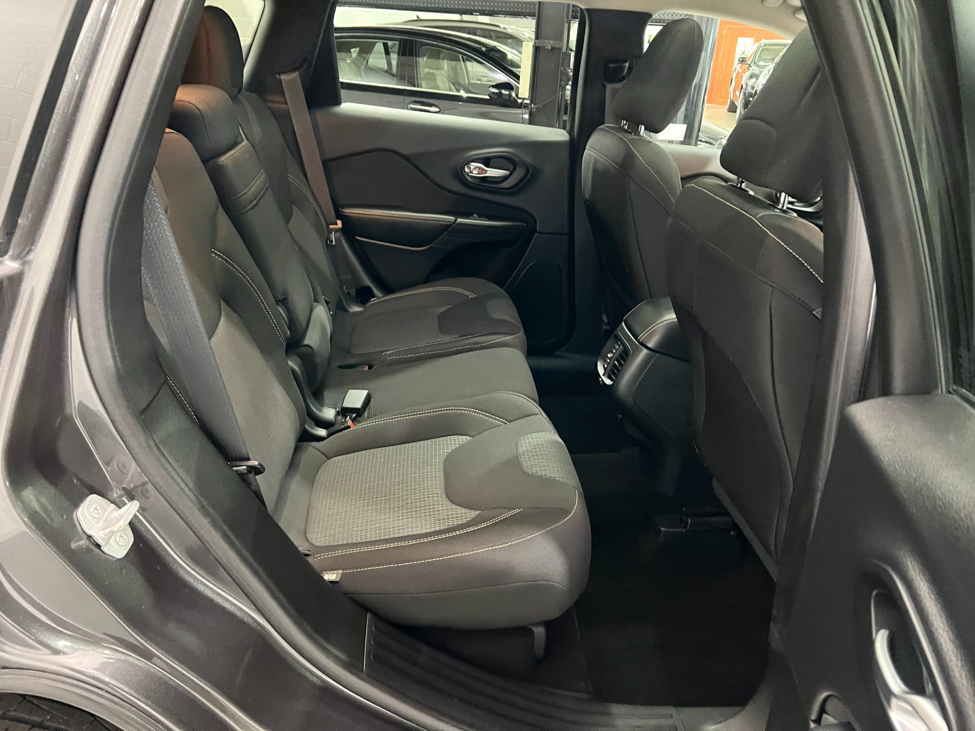 Used-2015-Jeep-Cherokee-Latitude-4X4