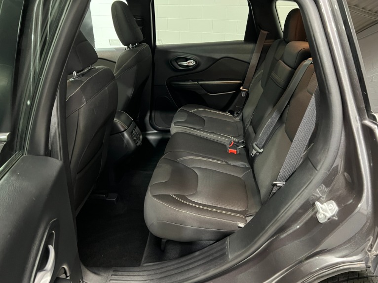 Used-2015-Jeep-Cherokee-Latitude-4X4