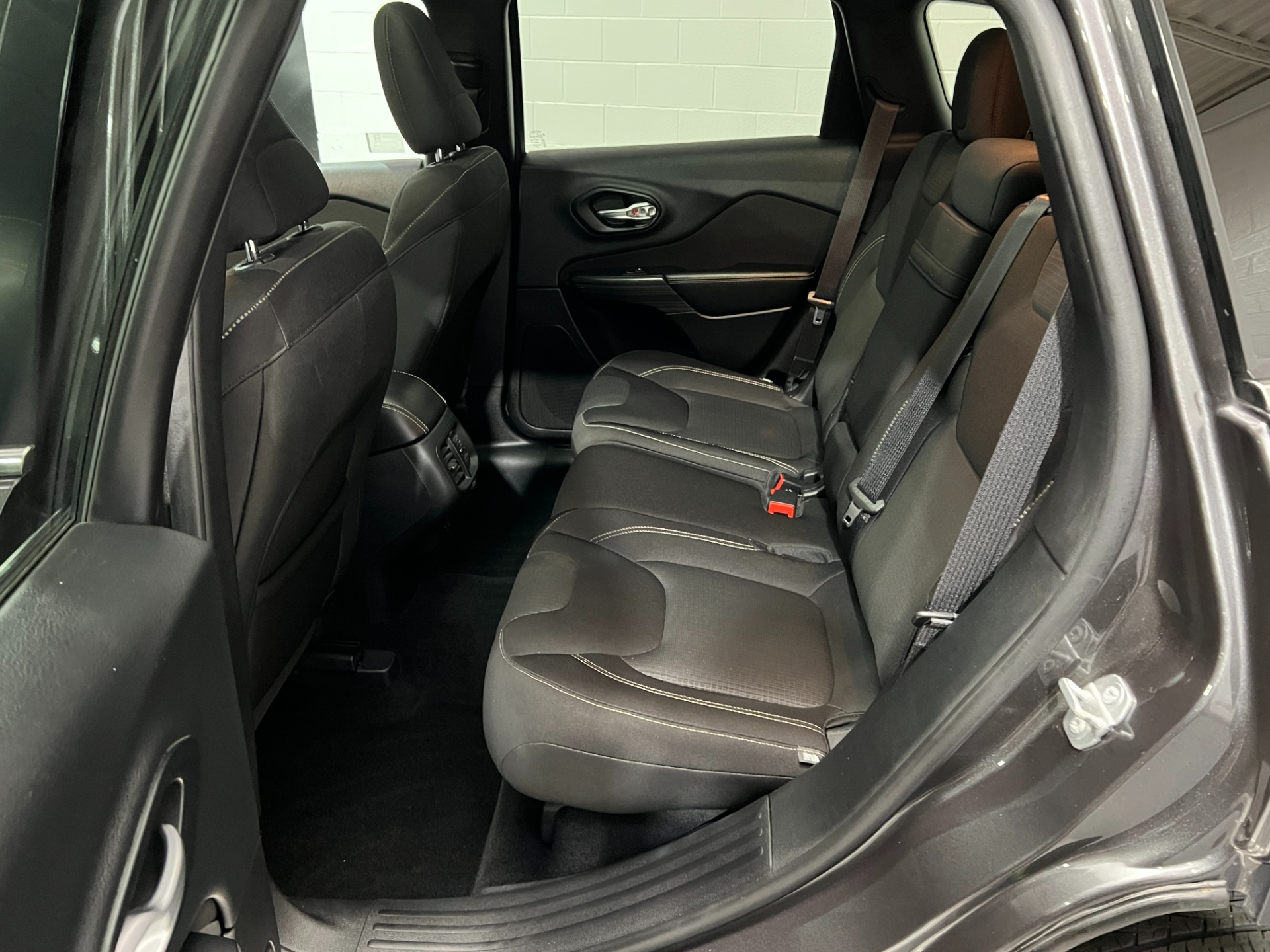 Used-2015-Jeep-Cherokee-Latitude-4X4