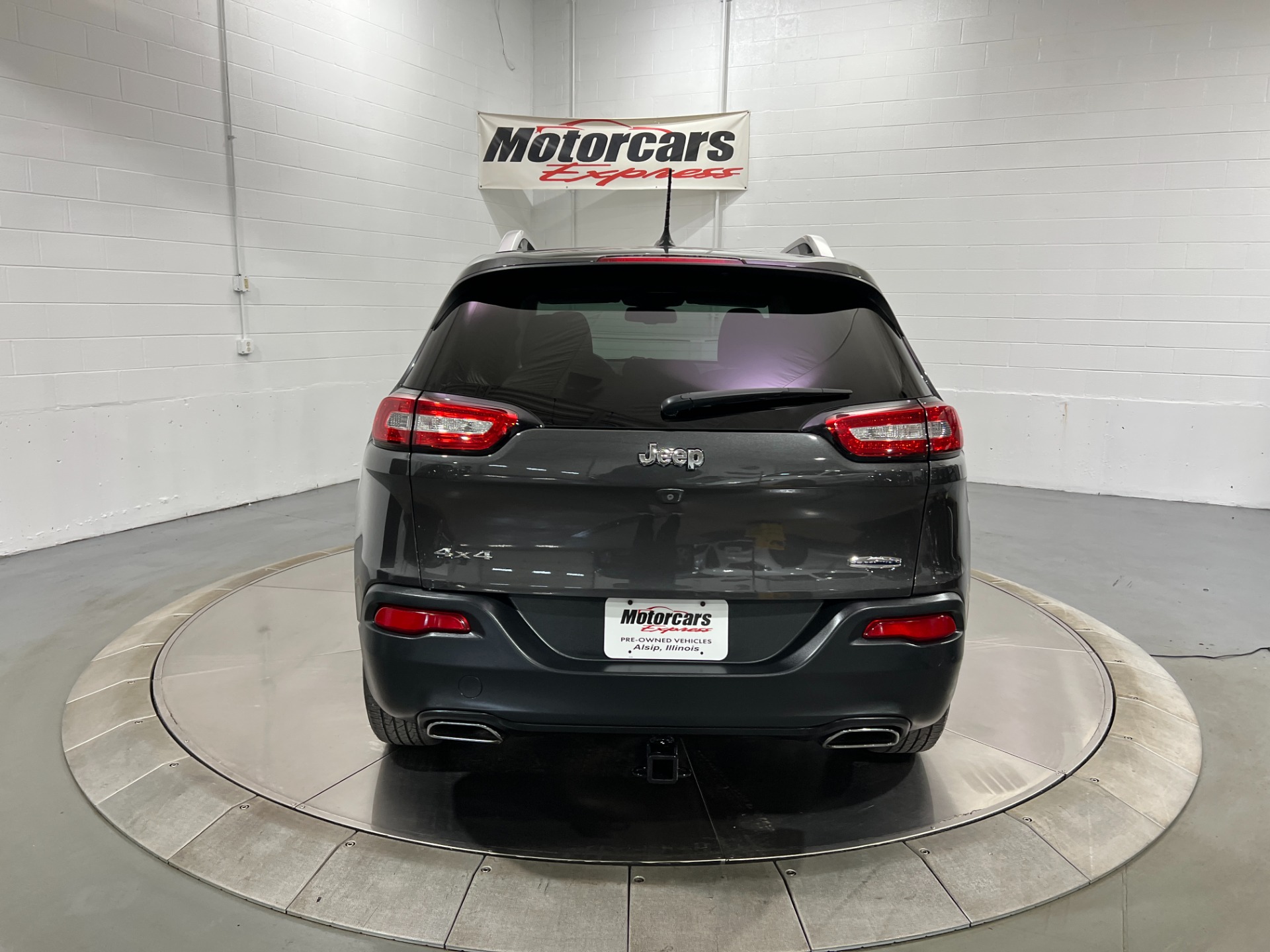 Used-2015-Jeep-Cherokee-Latitude-4X4