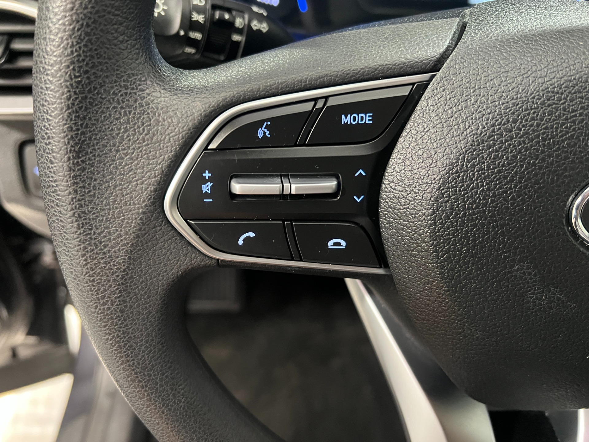 Used-2020-Hyundai-SANTA-FE-SEL-AWD