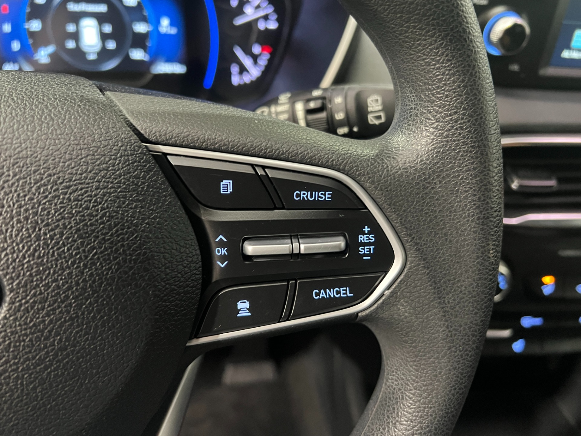 Used-2020-Hyundai-SANTA-FE-SEL-AWD