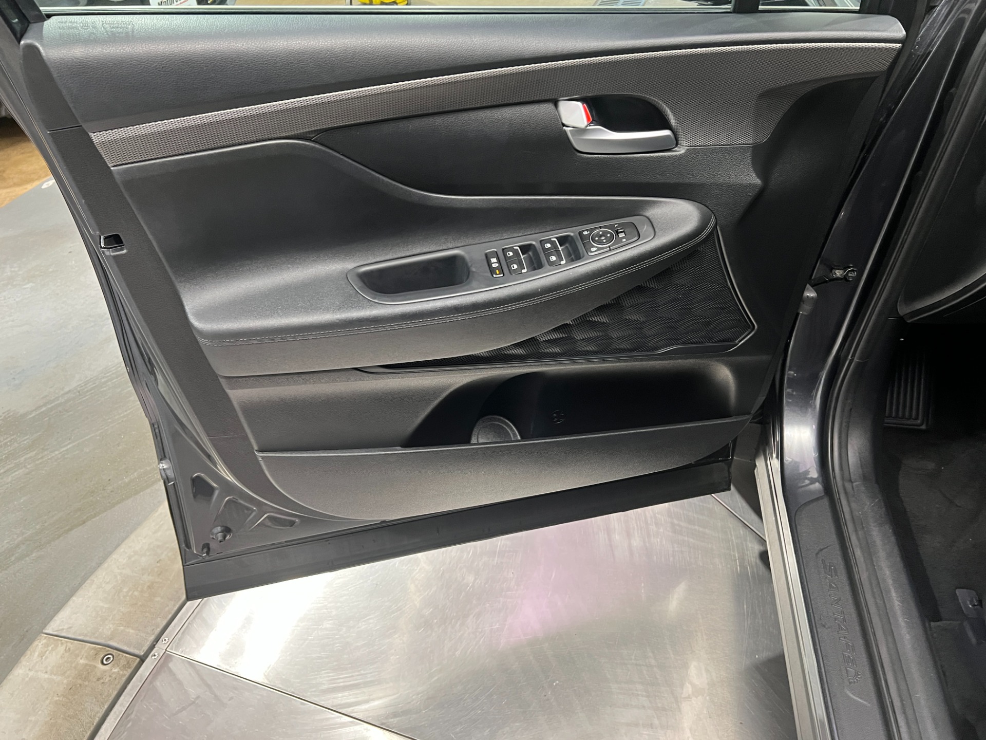 Used-2020-Hyundai-SANTA-FE-SEL-AWD