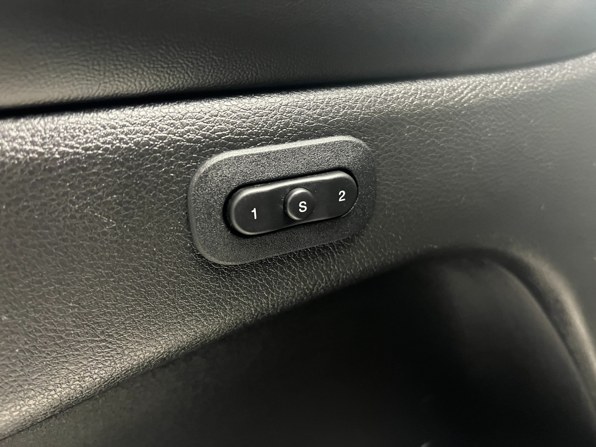 Used-2015-Jeep-Grand-Cherokee-Limited-4X4