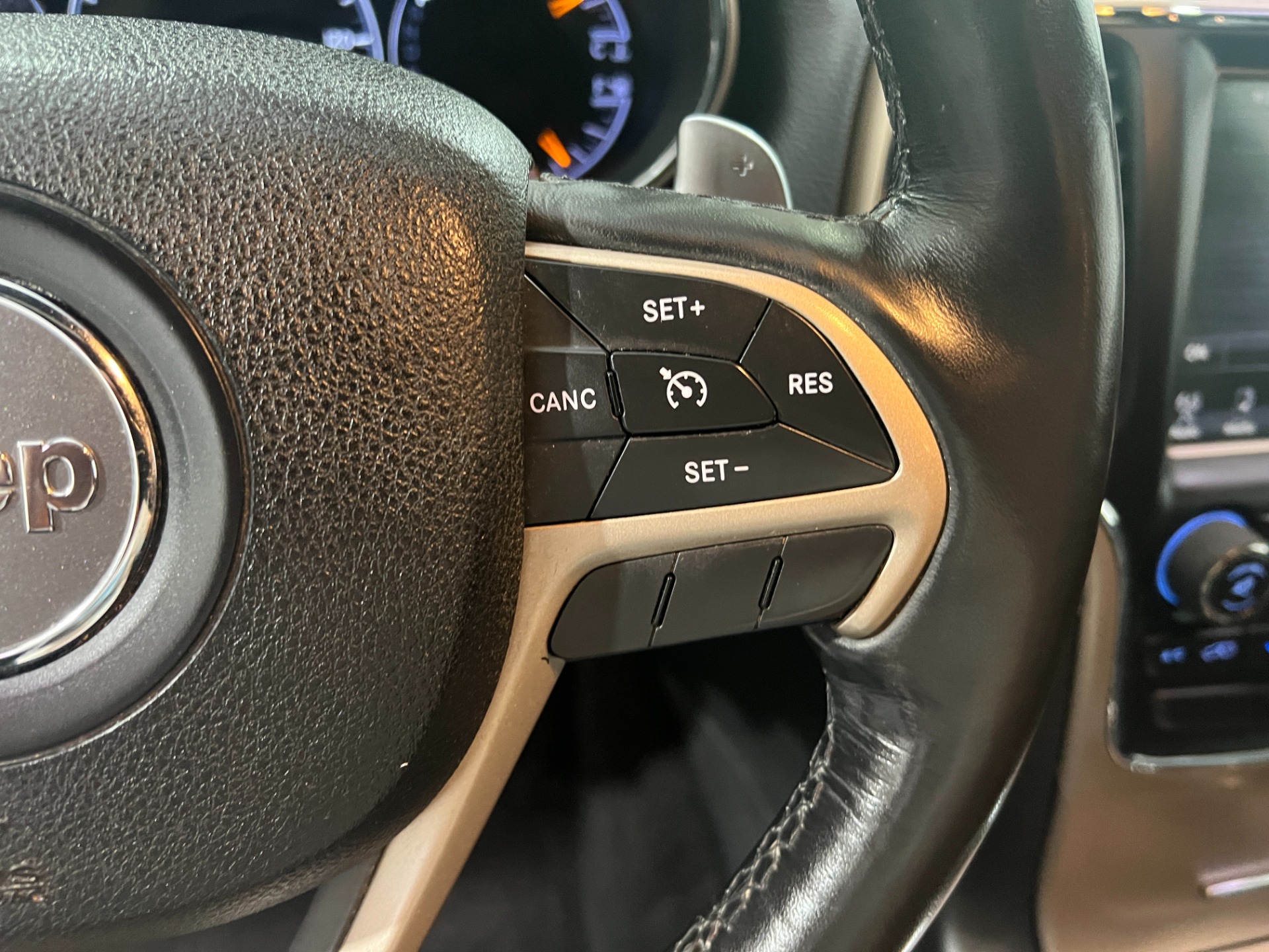 Used-2015-Jeep-Grand-Cherokee-Limited-4X4