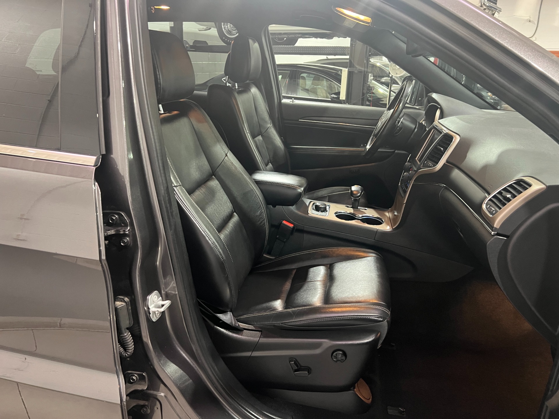 Used-2015-Jeep-Grand-Cherokee-Limited-4X4