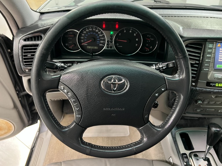 Used-2005-Toyota-Land-Cruiser-AWD
