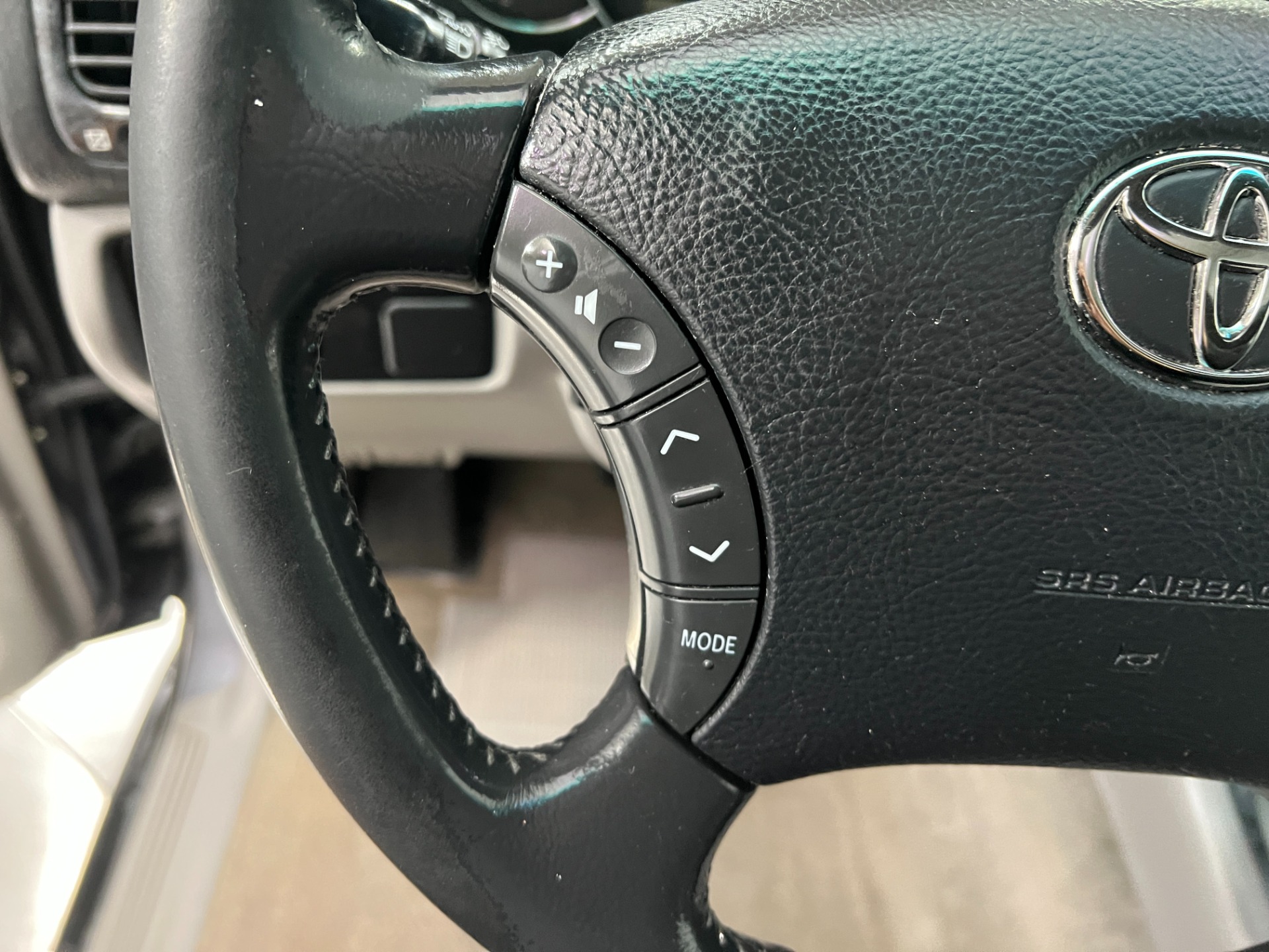 Used-2005-Toyota-Land-Cruiser-AWD