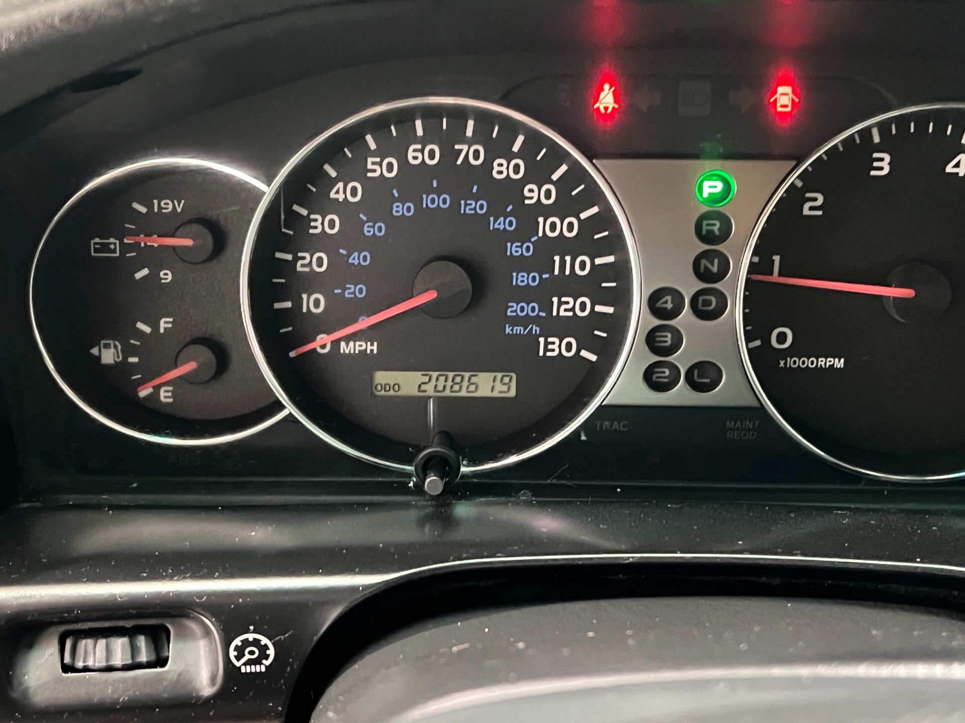 Used-2005-Toyota-Land-Cruiser-AWD
