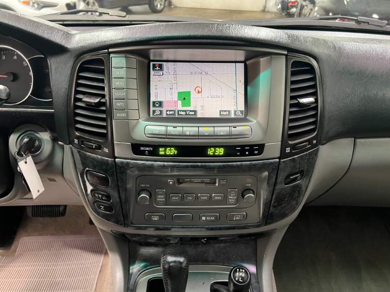 Used-2005-Toyota-Land-Cruiser-AWD