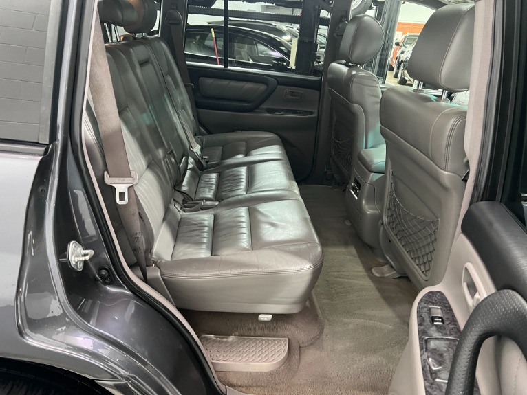 Used-2005-Toyota-Land-Cruiser-AWD