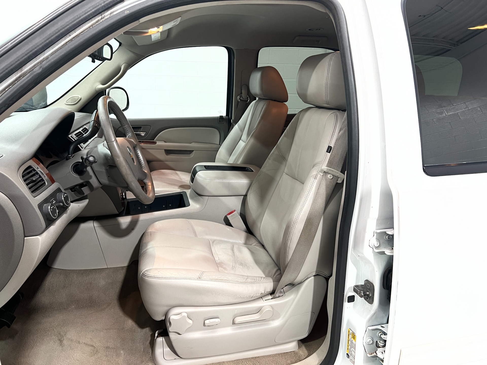 Used-2011-Chevrolet-Tahoe-LT-4X4