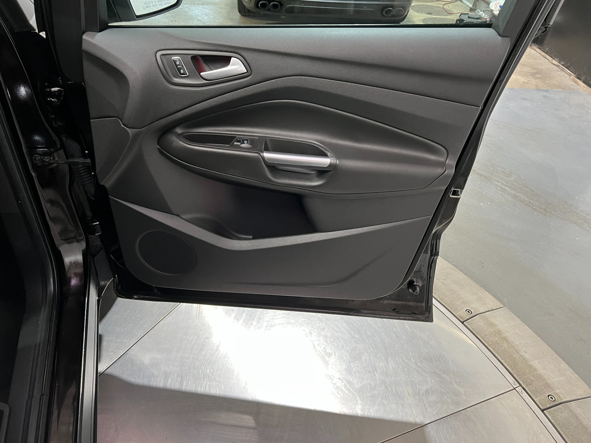 Used-2013-Ford-Escape-Titanium-FWD