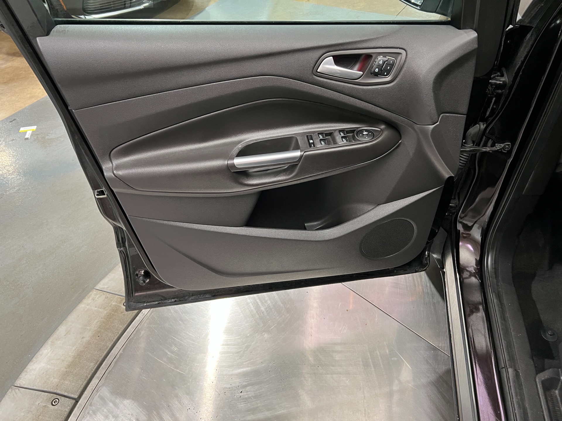 Used-2013-Ford-Escape-Titanium-FWD