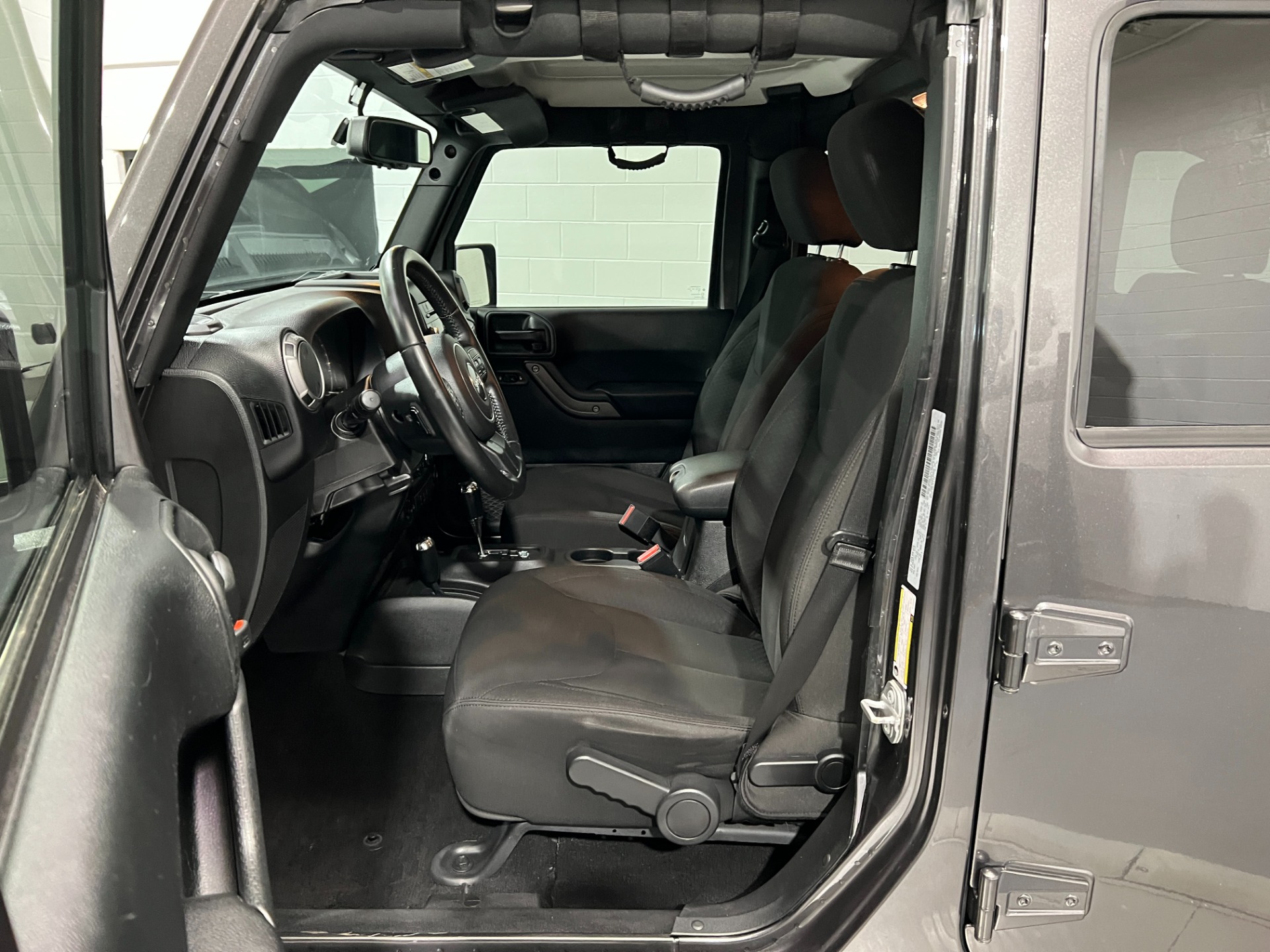 Used-2017-Jeep-Wrangler-Unlimited-Sport-S-4x4