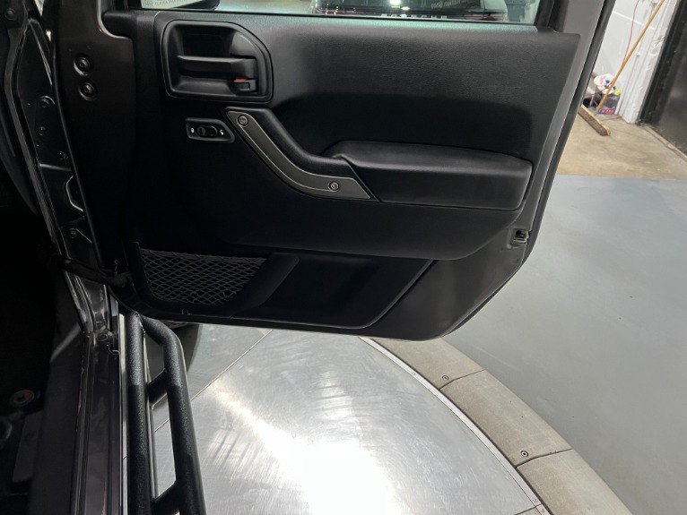 Used-2017-Jeep-Wrangler-Unlimited-Sport-S-4x4