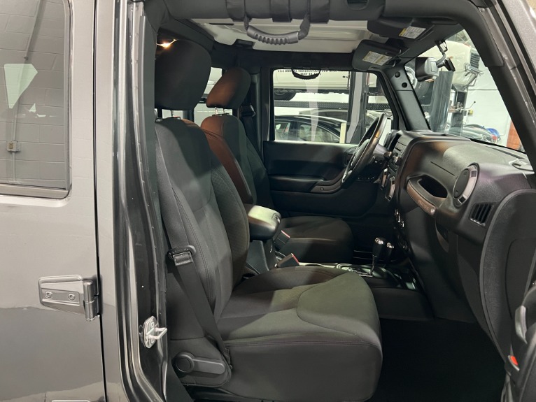 Used-2017-Jeep-Wrangler-Unlimited-Sport-S-4x4