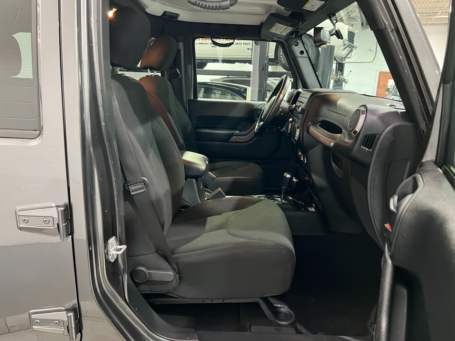 Used-2017-Jeep-Wrangler-Unlimited-Sport-S-4x4