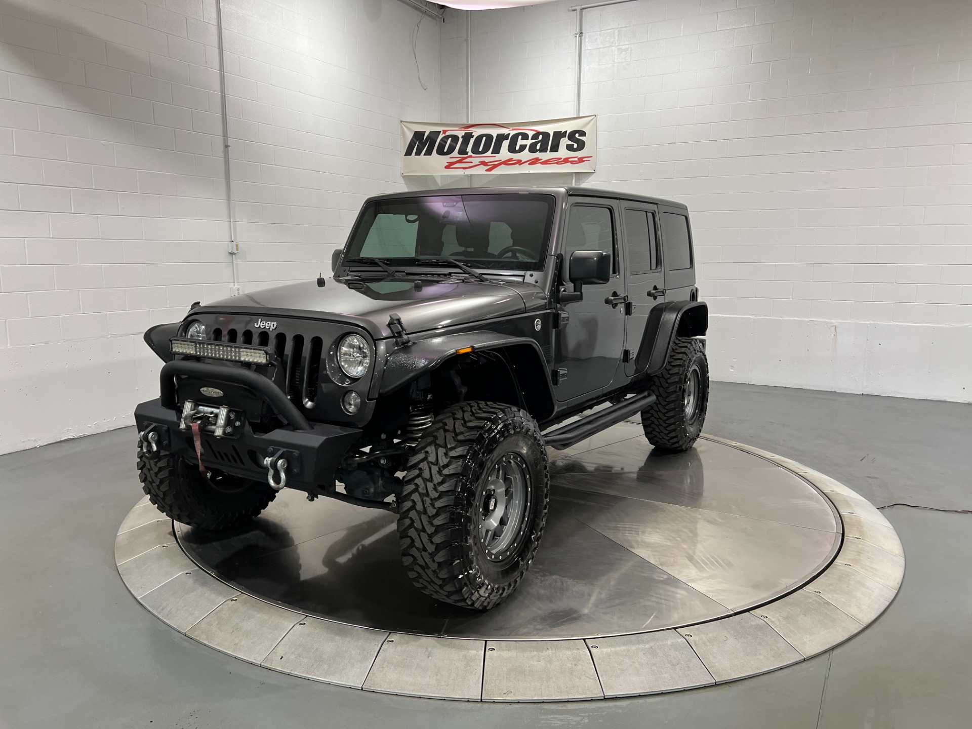 Used-2017-Jeep-Wrangler-Unlimited-Sport-S-4x4