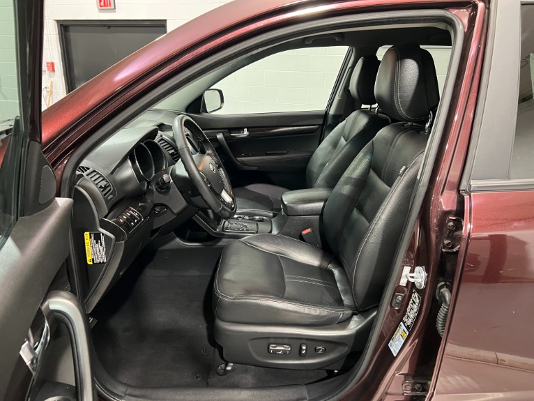 Used-2011-Kia-Sorento-EX-FWD